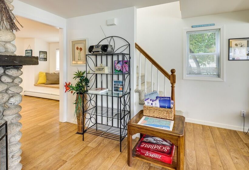 Charming Old Saybrook Home: Half Mi To Sand & Sea!