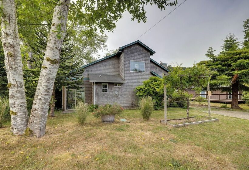 Charming Rockaway Beach House, Walk To Ocean!