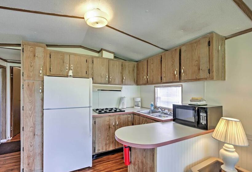 Charming Silver Springs Cabin W/ Forest Views!