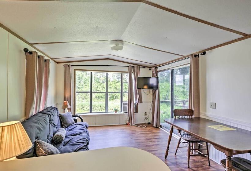 Charming Silver Springs Cabin W/ Forest Views!