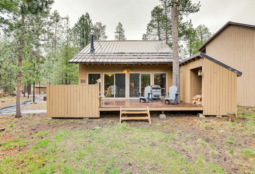 Charming Sunriver Cabin Near Sharc & The Village!