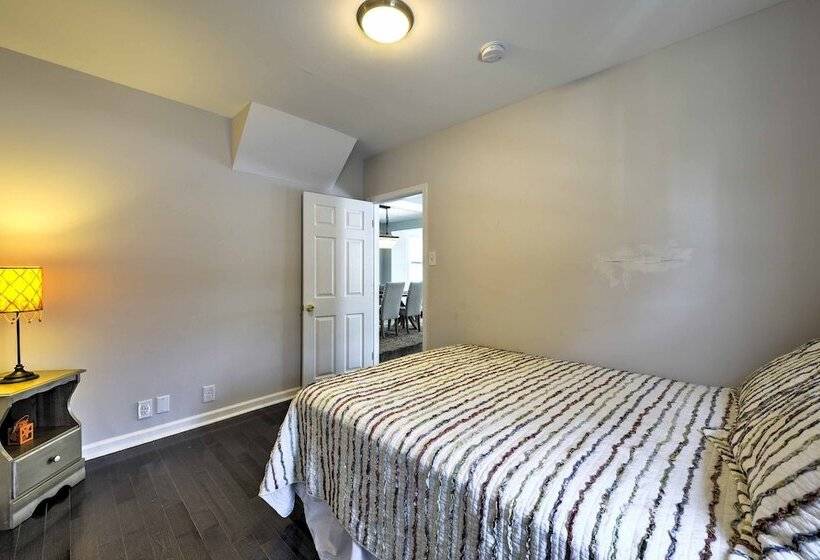 Charming Wildwood Hideaway W/ Private Pool & Deck!