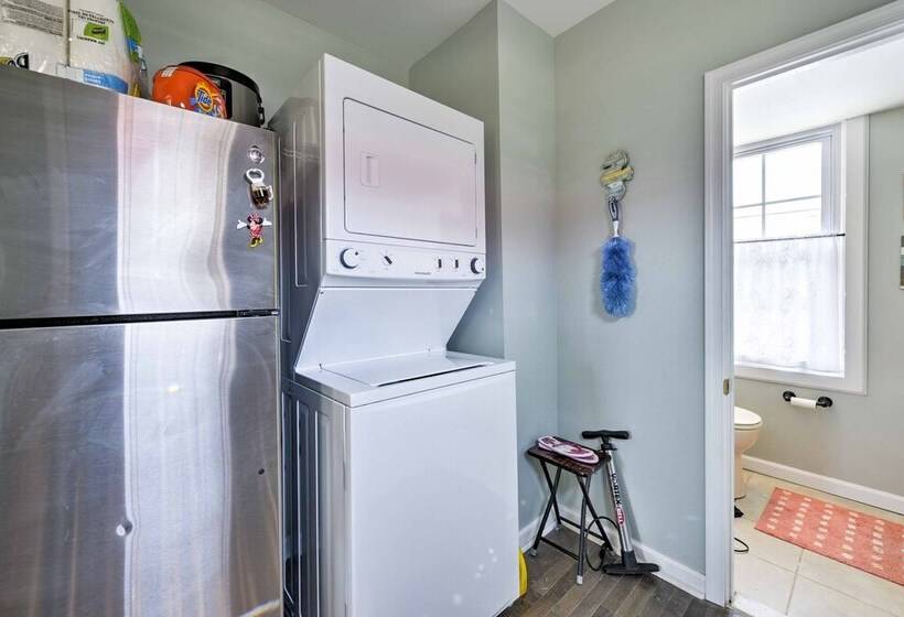 Charming Wildwood Hideaway W/ Private Pool & Deck!