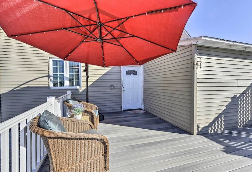 Charming Wildwood Hideaway W/ Private Pool & Deck!