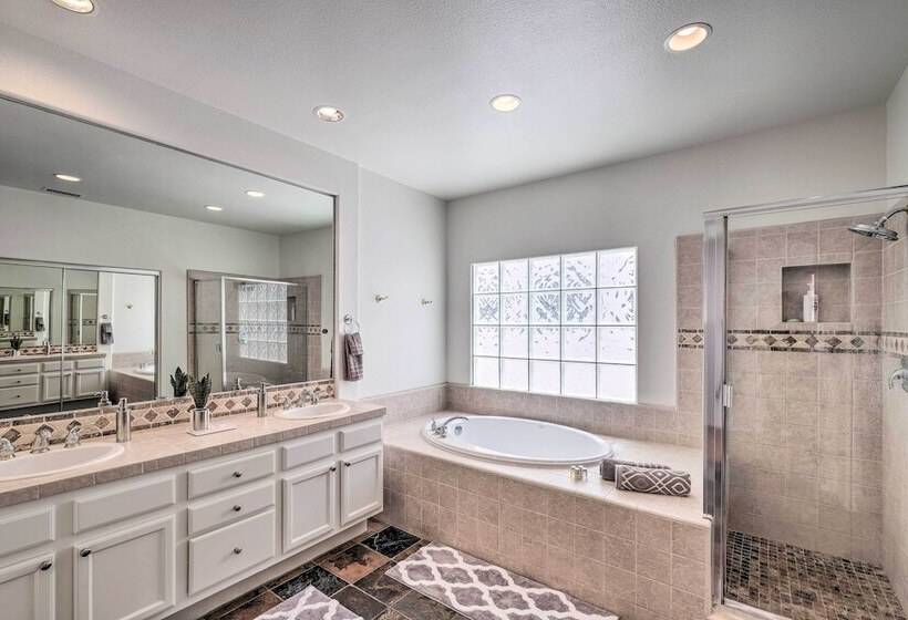 Oceanside Home W/ Rooftop Patio   Steps To Beach!