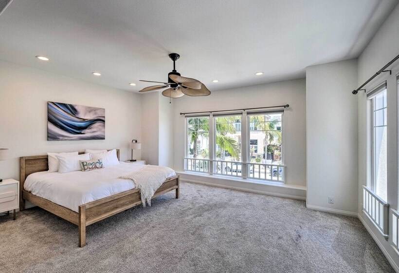 Oceanside Home W/ Rooftop Patio   Steps To Beach!