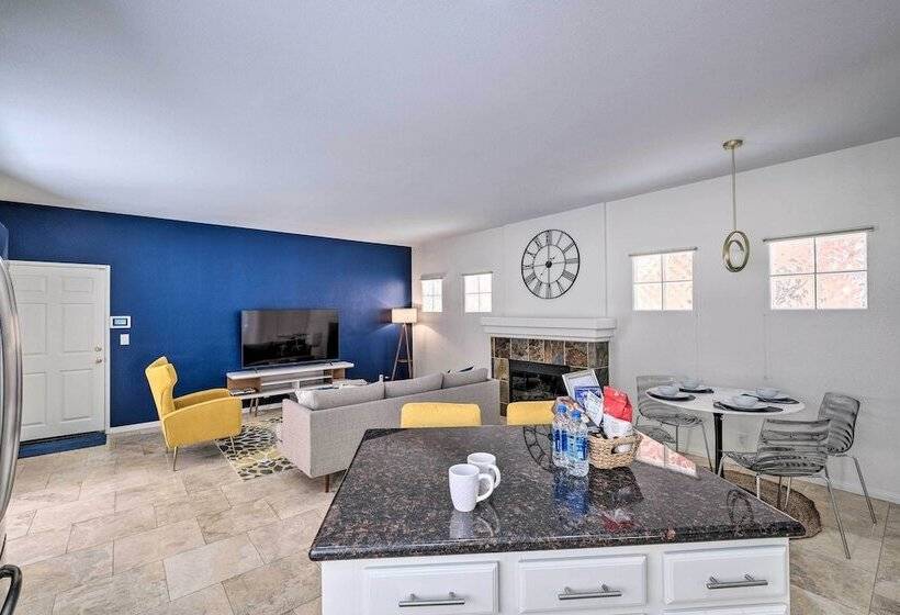 Oceanside Home W/ Rooftop Patio   Steps To Beach!