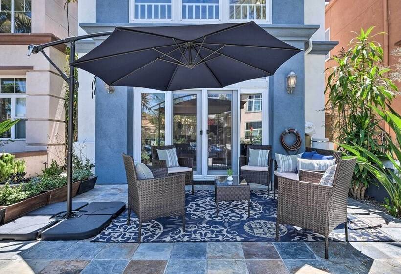 Oceanside Home W/ Rooftop Patio   Steps To Beach!