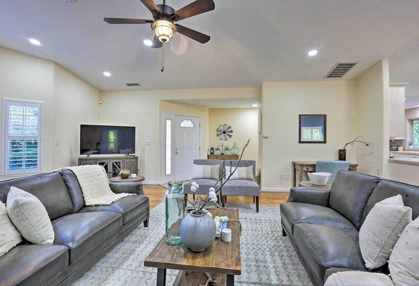 Chic Ranch Style Home On 33 Acre Walnut Ranch