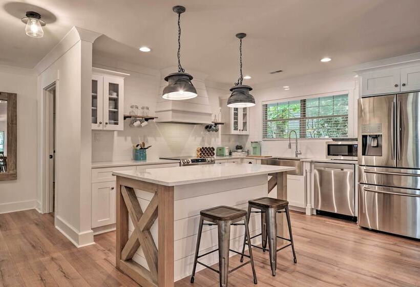 Chic Urban Farmhouse In Historic Dilworth W/ Patio