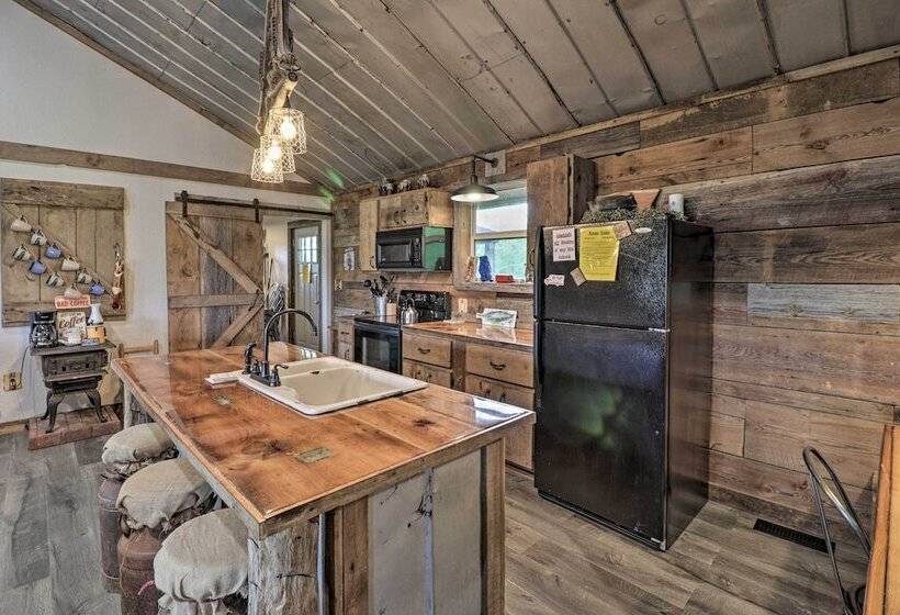 Cj S Crooked Hideaway    Secluded Retreat!