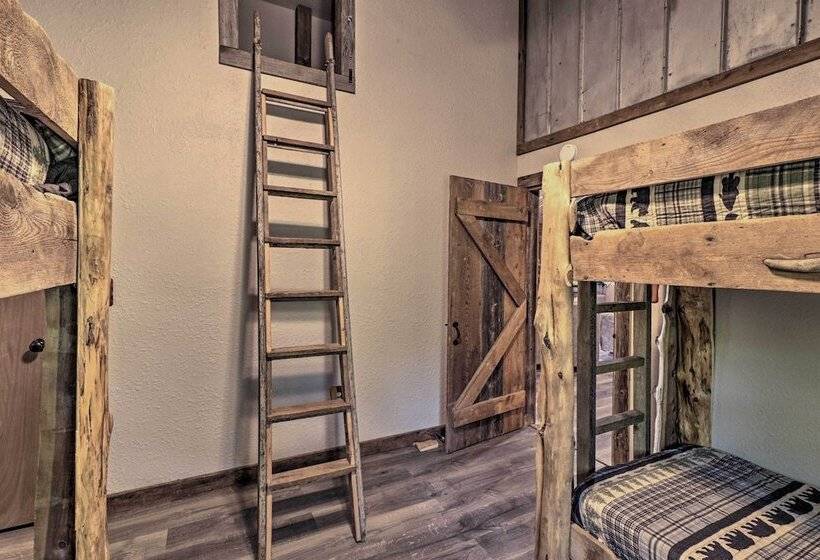 Cj S Crooked Hideaway    Secluded Retreat!