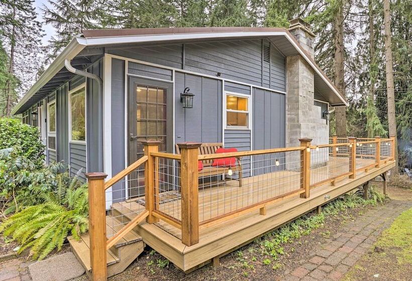 Classic Woodinville Escape Near Wineries