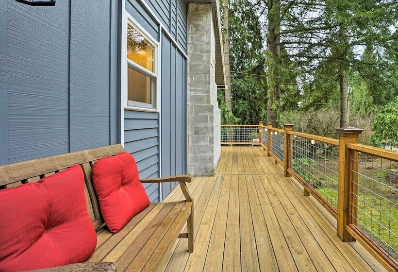 Classic Woodinville Escape Near Wineries