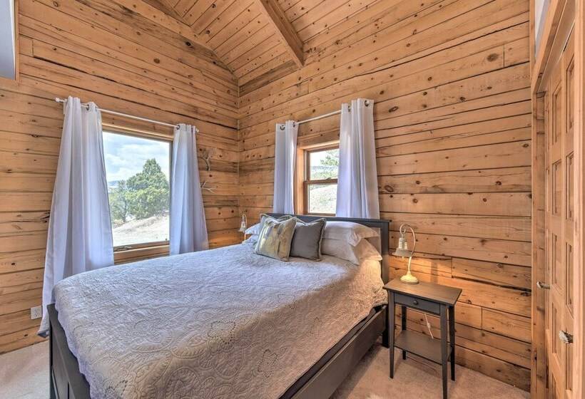 Secluded Mountain Retreat W/ Views On 45 Acres!