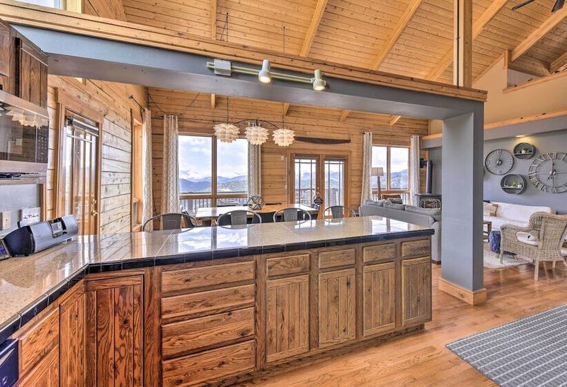 Secluded Mountain Retreat W/ Views On 45 Acres!