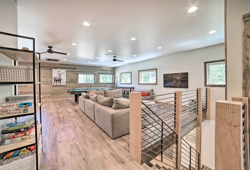 Swiss Cabin In Mack S Inn: Game Room & Fire Pit!