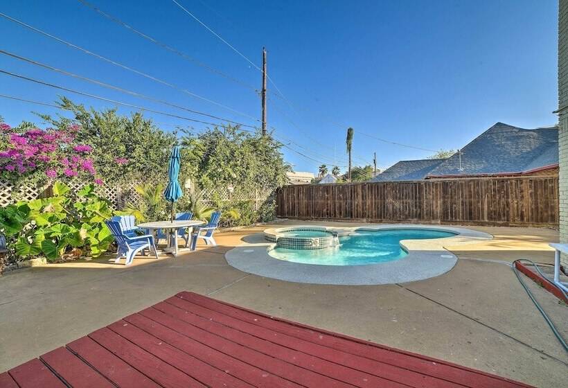 Corpus Christi Home W/ Pool & Hot Tub: Walk To Bay