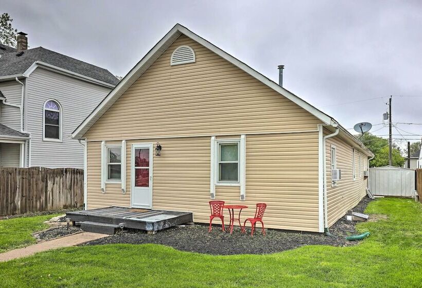 Council Bluffs Cottage: Proximity To Parks!