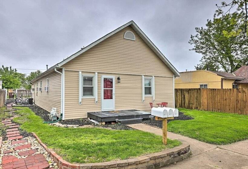 Council Bluffs Cottage: Proximity To Parks!