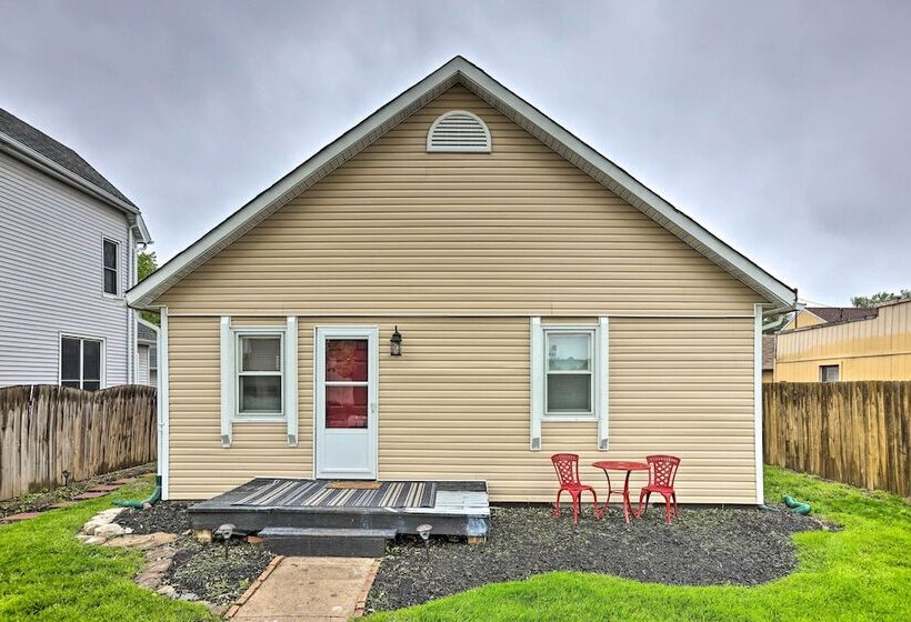 Council Bluffs Cottage: Proximity To Parks!