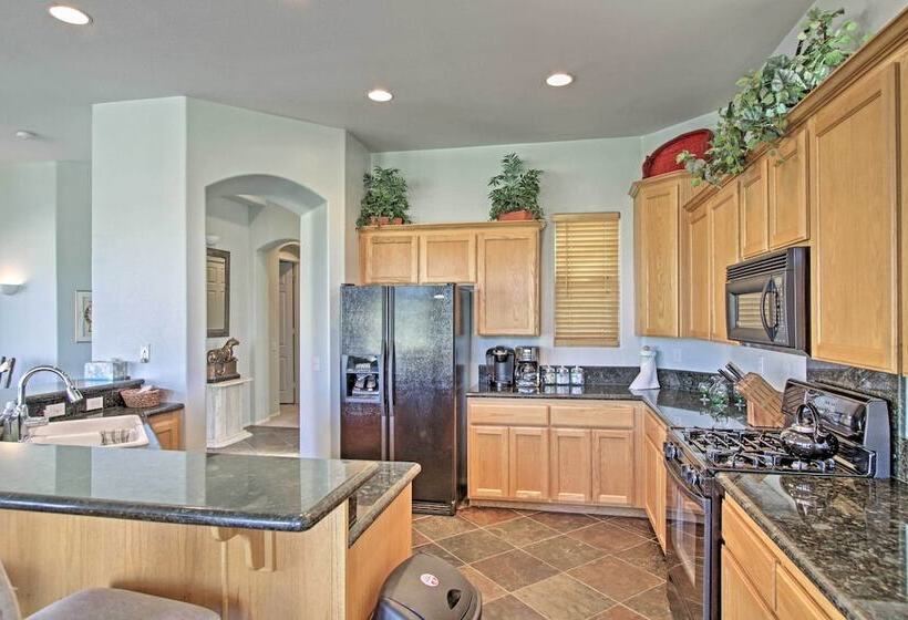 Country Club Home W/ Pool & Spa, 2 Mi To Coachella