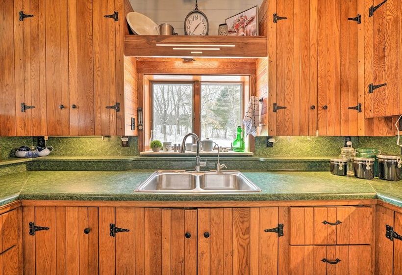 Country Escape W/ Fire Pit Near French Creek!