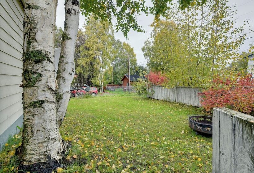 Cozy Anchorage Retreat < 4 Mi To Downtown!
