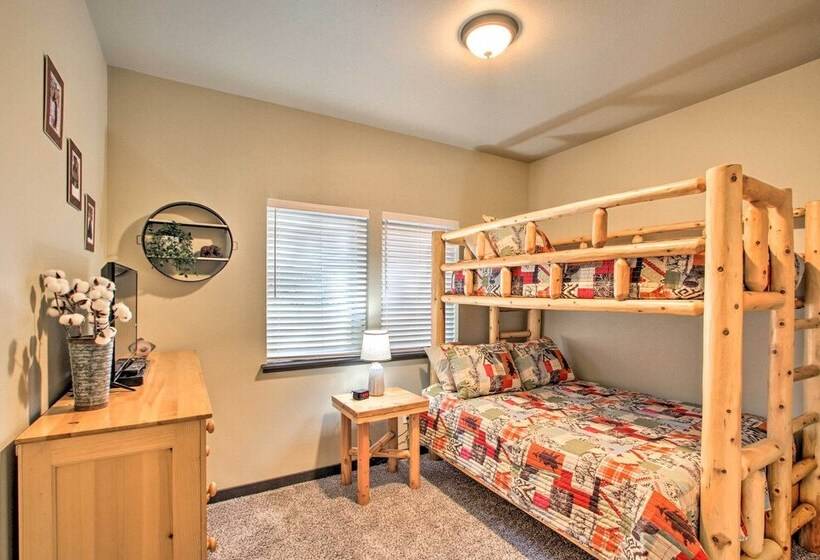 Cozy Cabin   5 Miles To Mt Rainier National Park!