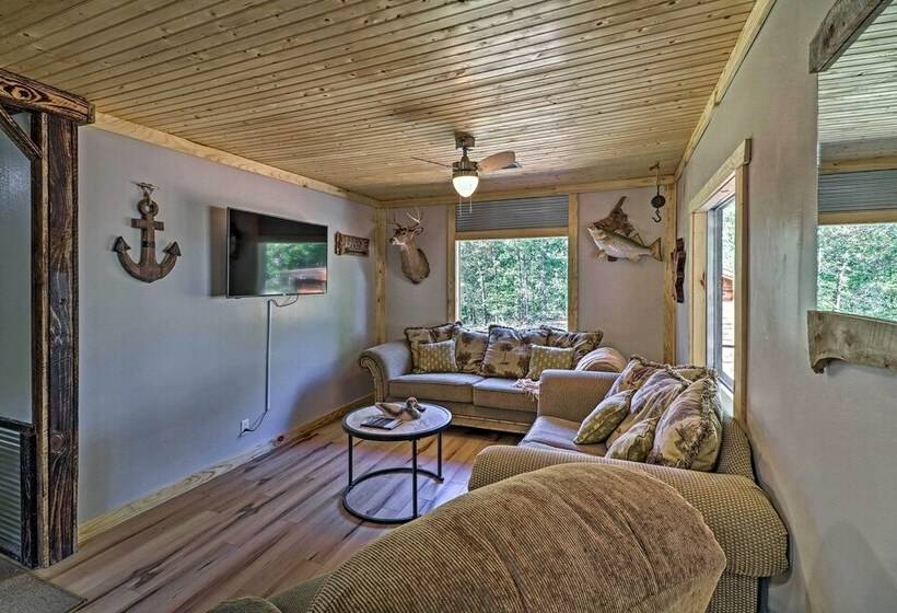 Cozy Cabin W/ Backyard Oasis: 11 Mi To Marina