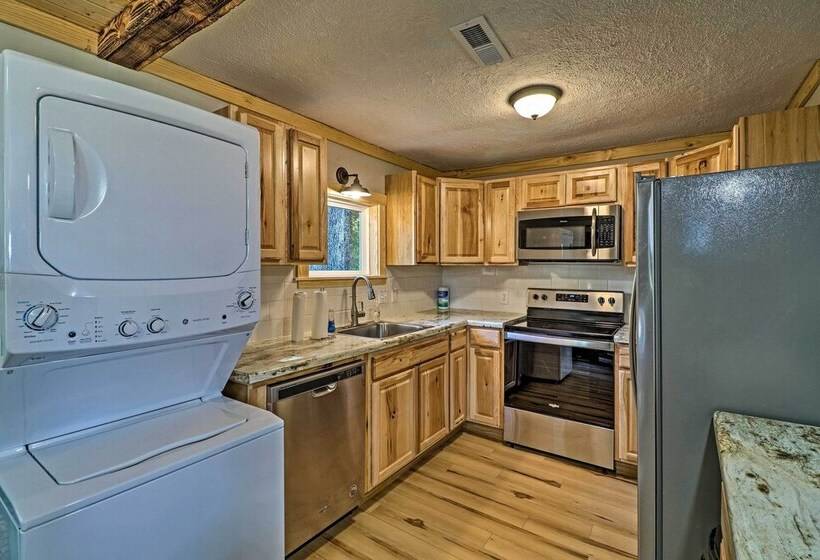 Cozy Cabin W/ Backyard Oasis: 11 Mi To Marina