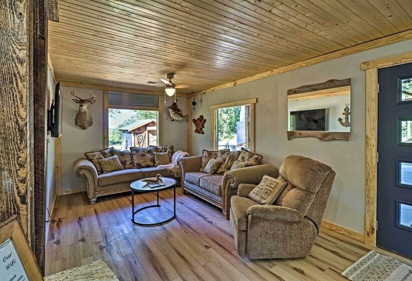 Cozy Cabin W/ Backyard Oasis: 11 Mi To Marina