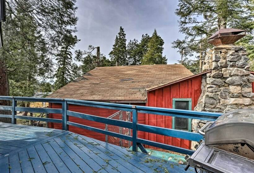 Cozy Cabin W/ Deck  Near Lake Arrowhead!