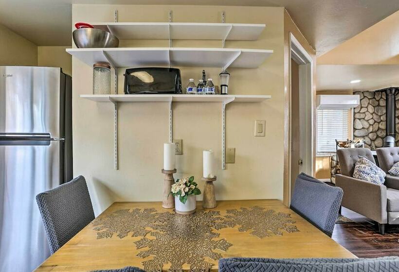 Cozy Cabin W/ Deck  Near Lake Arrowhead!