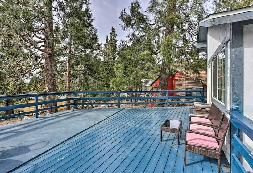 Cozy Cabin W/ Deck  Near Lake Arrowhead!