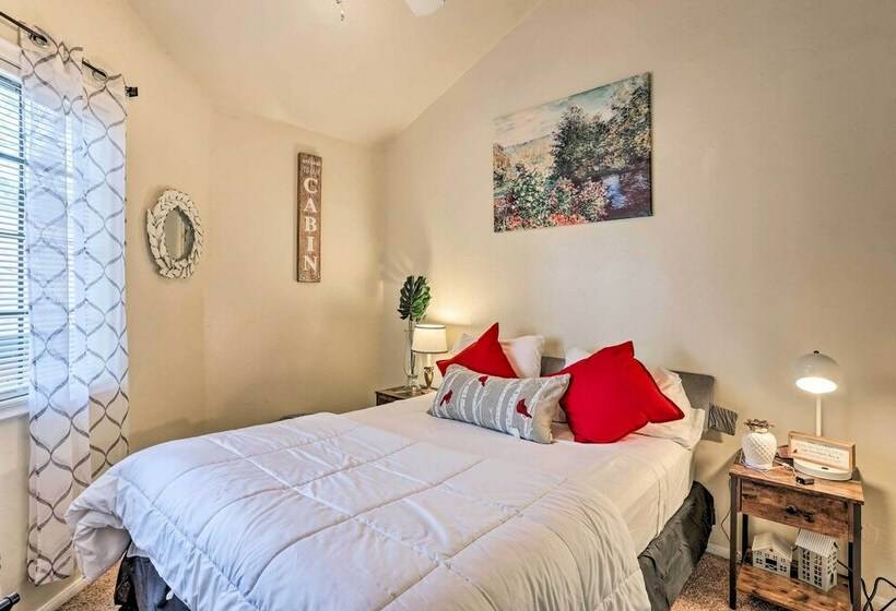 Cozy Cabin W/ Deck  Near Lake Arrowhead!