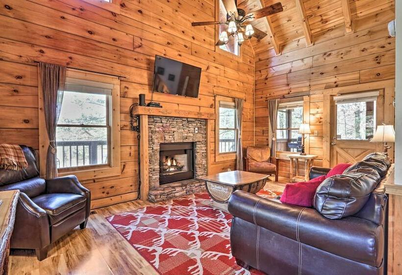 Cozy Cabin W/ Hot Tub In The Heart Of Pigeon Forge