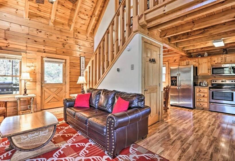 Cozy Cabin W/ Hot Tub In The Heart Of Pigeon Forge