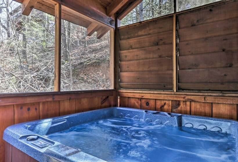 Cozy Cabin W/ Hot Tub In The Heart Of Pigeon Forge