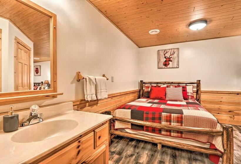 Cozy Cabin W/ Hot Tub In The Heart Of Pigeon Forge