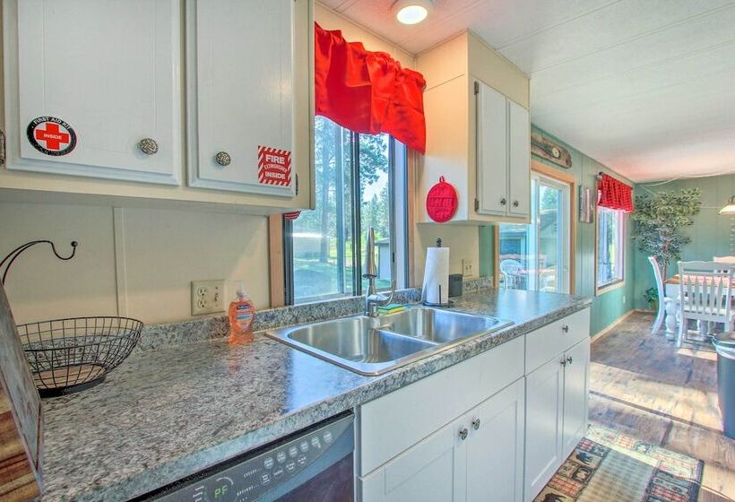 Cozy Chiloquin Retreat < 30 Mi To Crater Lake!