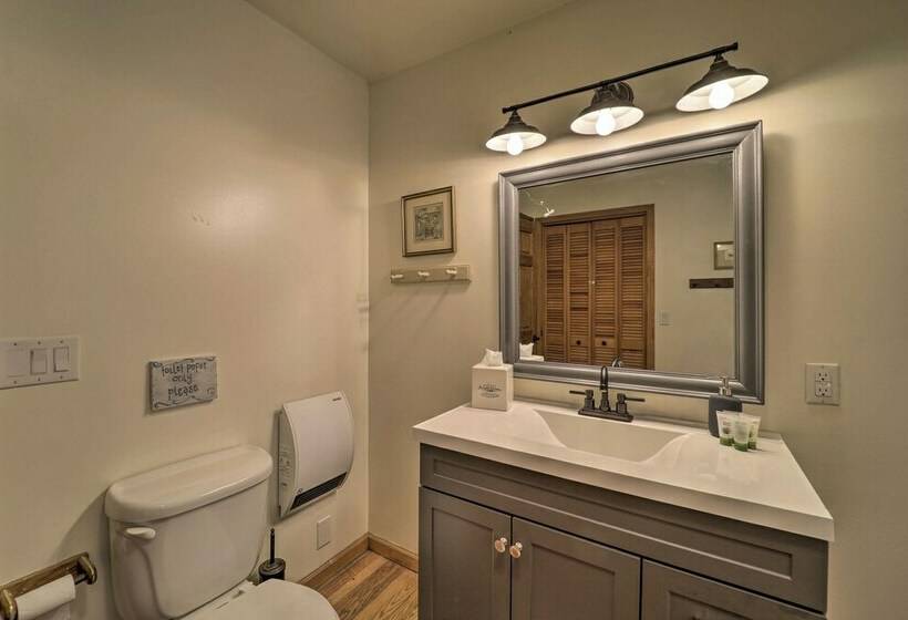 Boone Cottage W/ Fire Pit & On Site Creek!