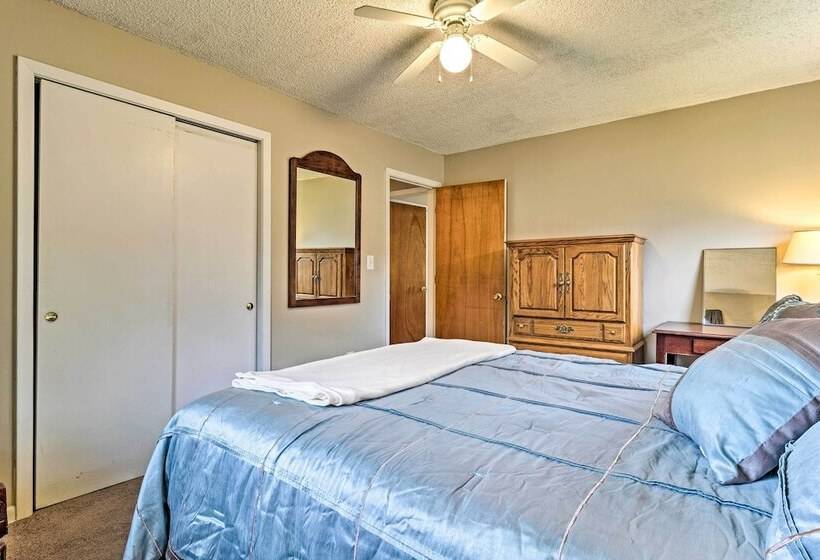 Cozy Home W/ Grill: Walkable Oxford Location