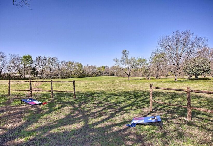 4 Mi To Dtwn: Mckinney Tiny Home W/ Fire Pit