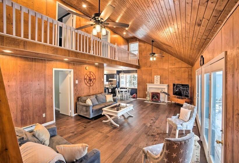 Cozy Retreat W/ Hot Tub, On Sleepy Hollow Lake!