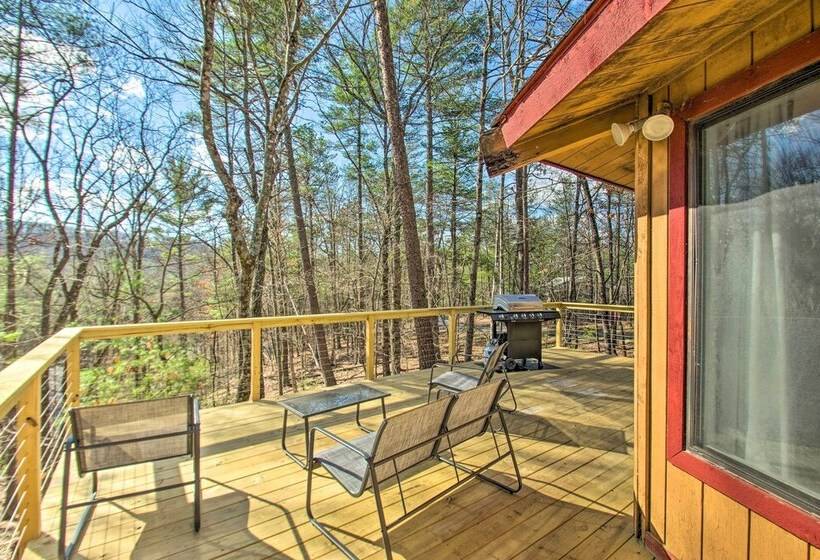 Cozy Shenandoah Valley Home With Wooded Views!