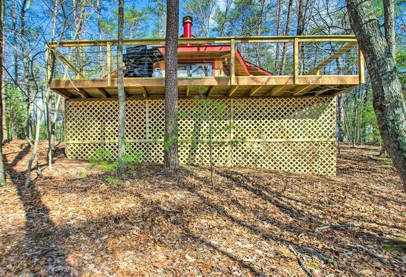 Cozy Shenandoah Valley Home With Wooded Views!