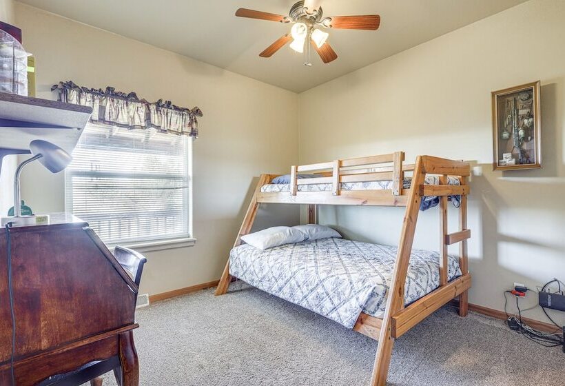 Cozy Ski Cabin W/ Deck Near Taos Ski Valley!