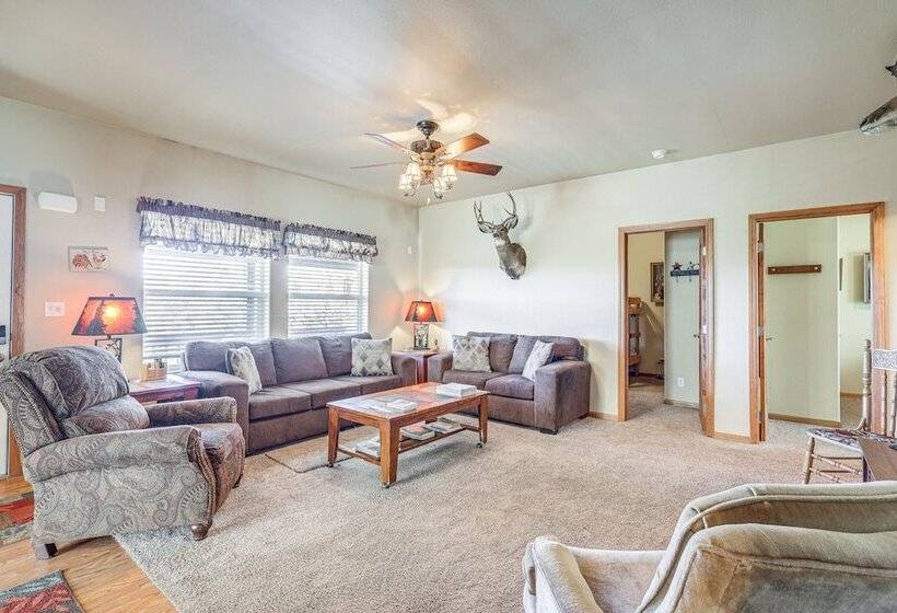 Cozy Ski Cabin W/ Deck Near Taos Ski Valley!