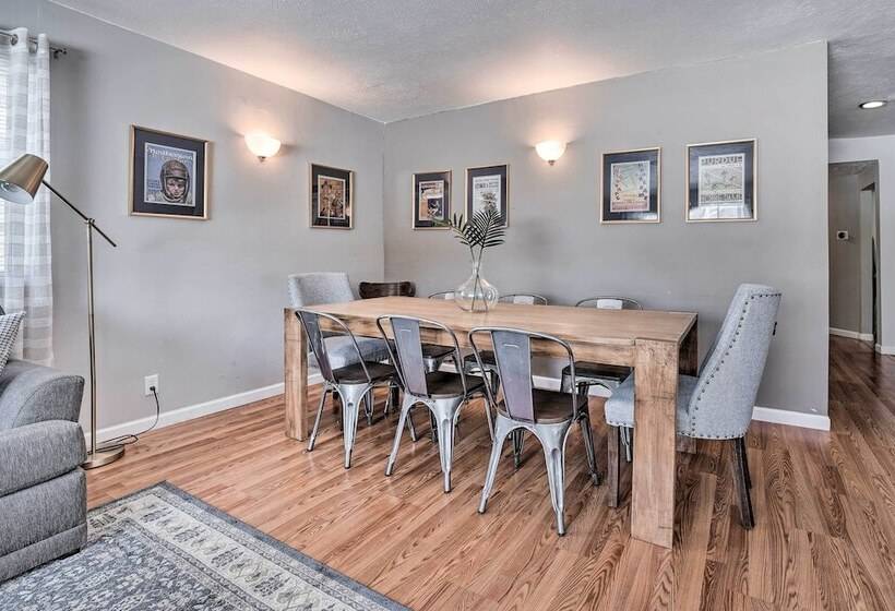 Cozy South Bend Retreat < 2 Mi To Notre Dame!